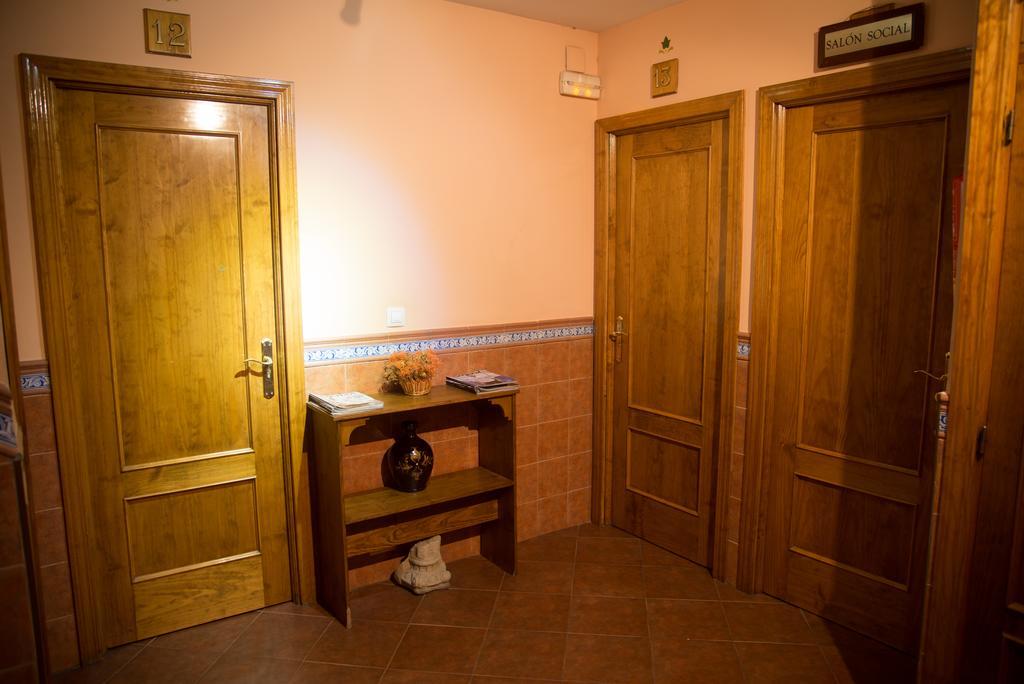 Hostal Hueso Trujillo Buitenkant foto
