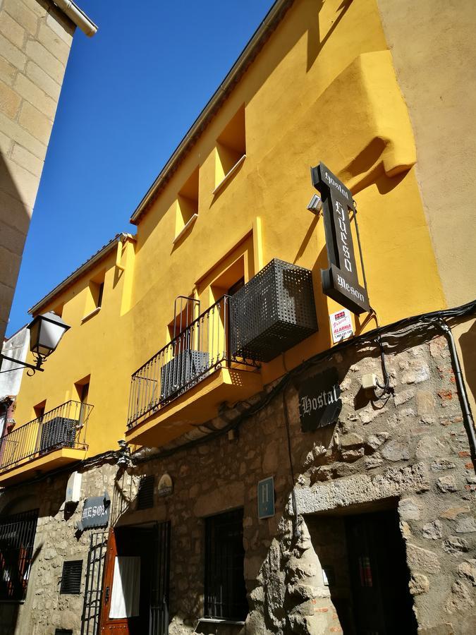 Hostal Hueso Trujillo Buitenkant foto