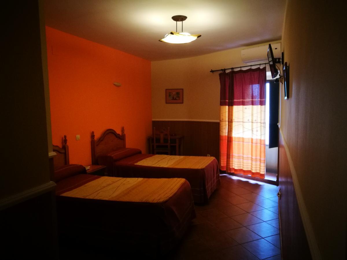 Hostal Hueso Trujillo Buitenkant foto