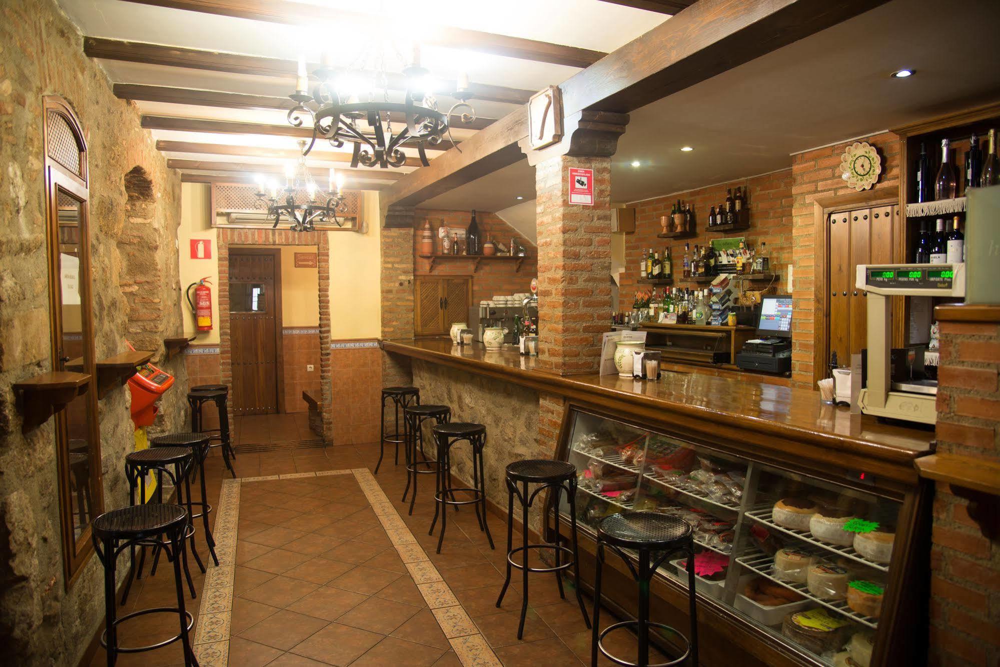 Hostal Hueso Trujillo Buitenkant foto