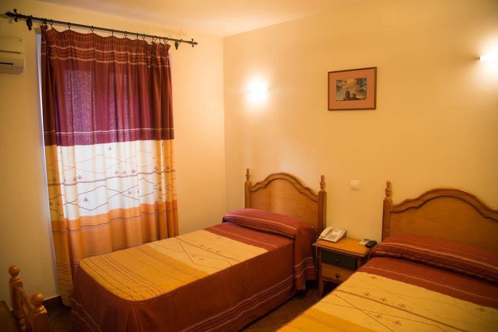 Hostal Hueso Trujillo Buitenkant foto