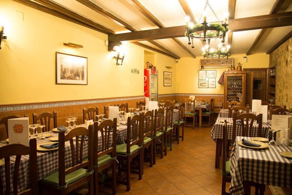 Hostal Hueso Trujillo Buitenkant foto