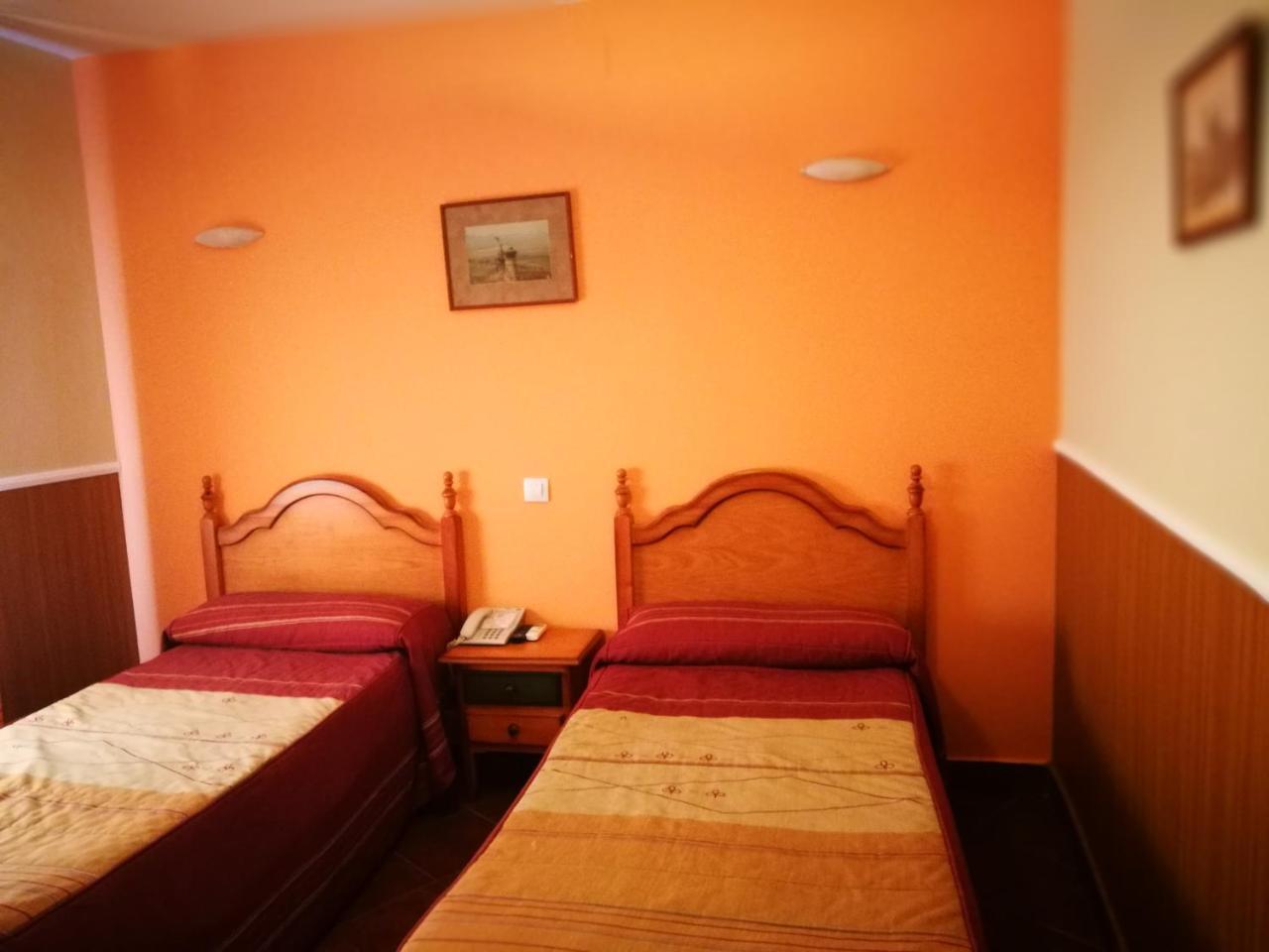 Hostal Hueso Trujillo Buitenkant foto