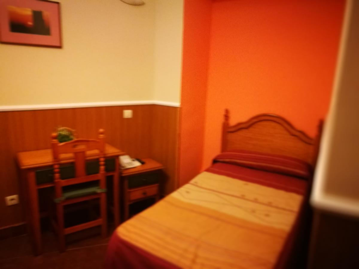 Hostal Hueso Trujillo Buitenkant foto
