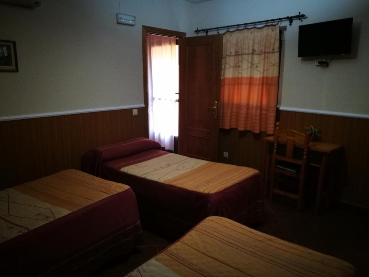 Hostal Hueso Trujillo Buitenkant foto